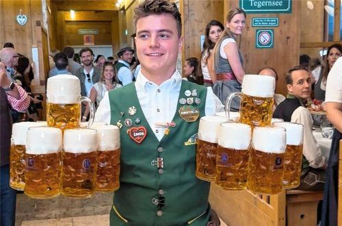 Lucas Inninger alias „Wiesnluke“ kellnert schon länger bei Auerbräu. Foto Privat, IMAGO/Lindenthaler