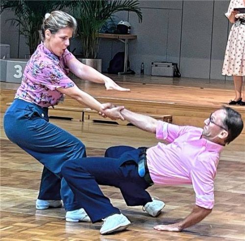 Mit einem ganzen Fanbus waren Angela Lex und Christian Wagner von den Dancin‘ Shoes Trostberg zum Boogie-Woogie-World-Cup nach Stuttgart gereist.