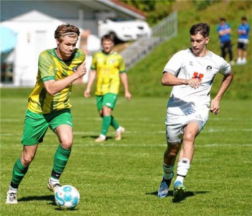 Nach der 7:4-Torgala gegen den SV Mehring ist die SG Reichertsheim-Ramsau/Gars (links Severin Hubl) beim Spitzenspiel in Neuötting gefragt.Foto Walter Semerad