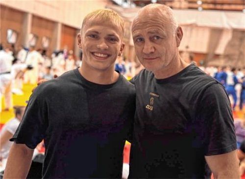 Patrick Weisser (links) mit Nationaltrainer Udo Quellmaz in Valencia.Foto Privat