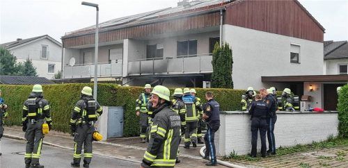 Rund 65 Rettungskräfte waren am Montag im Kirchenweg im Einsatz. Foto Reisner