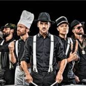 Komödiantische Unterhaltung und virtuose Schlagzeug-Show