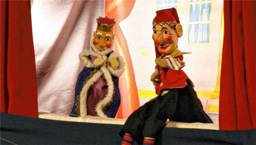 Seit 2017 erfreut sich das Chiemsee-Kasperltheater großer Beliebtheit. Nun wurde es in das Förderprogramm des Verbandes freier Kinder- und Jugendtheater in Bayern aufgenommen. Foto M.Müller