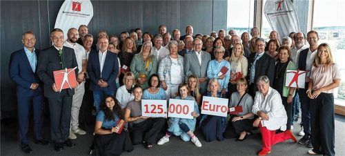 Sparkassenstiftungen Zukunft erhöhen Fördersumme für „Pflege und Betreuung“ auf 125000 Euro. Foto Sparkasse Rosenheim-Bad Aibling