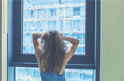 Verzweifeln immer mehr Menschen am Neubau? Foto Smarterpix / lofilolo