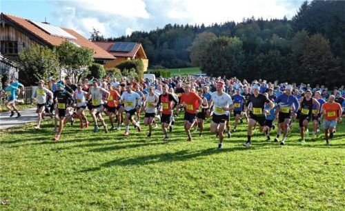 Viele Teilnehmer und Zuschauer erhofft sich der veranstaltende Skiclub Bergen am morgigen Sonntag beim 51. internationalen Hochfellnberglauf.Foto re