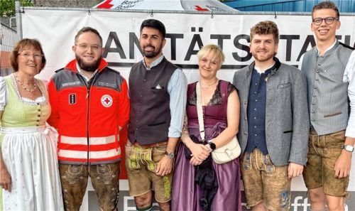 Von links: Gabriele Leicht, Bereitschaftsleiter Christian Glock, Abuzar Erdogan, Ricarda Krüger, Jonah Werner, Fabian Eierle.Foto SPD Rosenheim