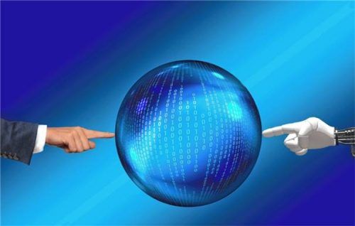 Was kann ich, was kein Tool kann? Das ist für Coachin Carina Hellmich eine der Fragen, mit denen man KI-Ängsten begegnen kann.