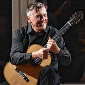 An der Gitarre hängt sein Herz