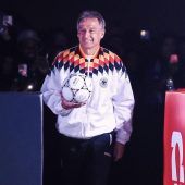 Klinsmann wirbt für Neuer