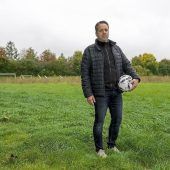 Scherben am Fußballplatz