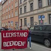 Was passiert hinter dieser Fassade?