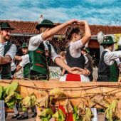 Gelebtes bayerisches Brauchtum beim Bruckmühler Kirta