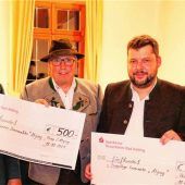 Bulldogverein spendet für Trachtler und Feuerwehr