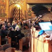Flezi lockt 200 Besucher in den Rathaussaal