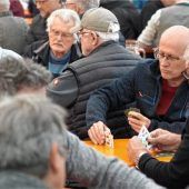 204 Schafkopfspieler messen sich auf dem Haager Herbstfest in 51 Partien