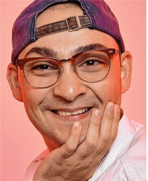 Adrian (30) ist ein glücklicher junger Mann. Er kann nicht nur auf die Liebe seiner Eltern, sondern auch auf die medizinische Kompetenz, die Erfahrung und Empathie des Jerwa-Teams in Vogtareuth bauen. Foto privat