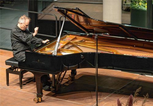 Alexander Lonquich spielte zum Festivo-Finale auf dem letzten Flügel von Arturo Benedetti Michelangeli.Foto re