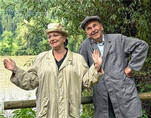 Alltagsszenen präsentieren die Eheleute Herweg im Gasthof Gut Forsting. Foto privat