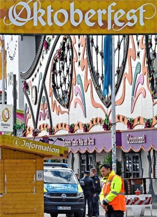 Am Mittwoch blieb das Gelände des Oktoberfests aufgrund einer Sprengstoffdrohung für einen Großteil des Tages gesperrt. Foto Thomas Gaulke,