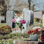 Ein Grabstein ist Liebe