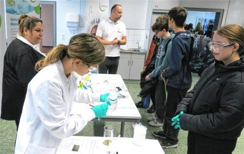 Auch die Arzneimittelfirma Aenova präsentierte sich auf der Azubi-Messe. Fotos Baumann