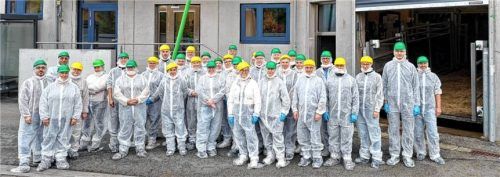 Aufgeteilt in vier Gruppen besuchten rund 90 Fachleute den Vion-Standort in Waldkraiburg, um sich ein Bild von modernem Tierschutz und Fleischhygiene zu machen.