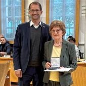Verdienstmedaille für Maria Knott-Klausner