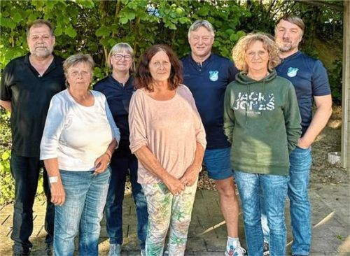 Bei der Siegerehrung: (von links) Klaus Hofmann, Erna Godl, Renate Niederschweiberer, Gisela Hochwimmer, Rudi Niederschweiberer, Abteilungsleiterin Hildegard Rauschecker und Andreas Oberhauser. Foto bichler