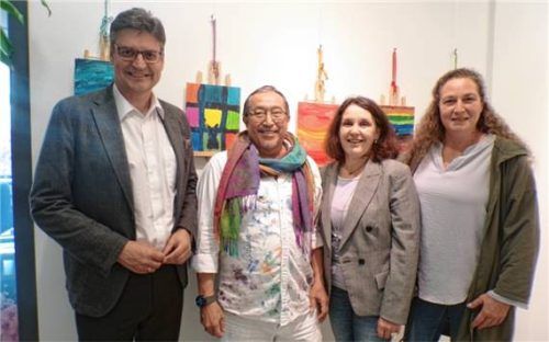 Bei der Vernissage: (von links) Max Heimerl, René Menjivar-Köhler, Claudia Hausberger und Marion Rasovic. Foto rath
