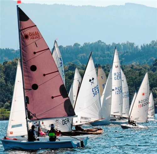 Beim Absegeln auf dem Simssee herrschten schöner Wind und gute Beteiligung.Foto Niessen