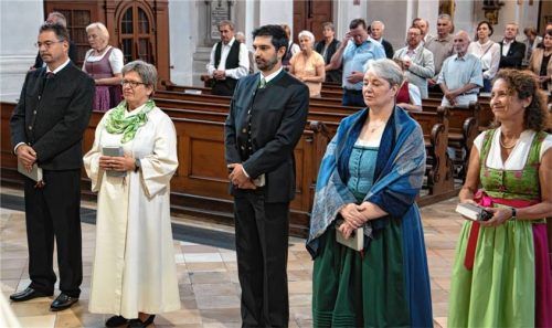Beim feierlichen Gottesdienst: (von links) Matthias Ludwig, Monika Langer, Michael Braun, Theresa Messerer und Angelika Röhrmoser. Foto re