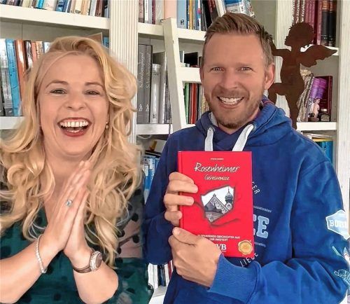 Bestseller-Autorin Eva-Maria Bast, die Erfinderin der erfolgreichen „Geheimnisse“-Reihe, mit Autor Stefan Regniet.