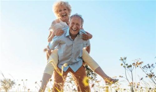 Bewegung an der frischen Luft sorgt für Lebensfreude – und ist ein Baustein für gute Gesundheit.Foto Adobestock