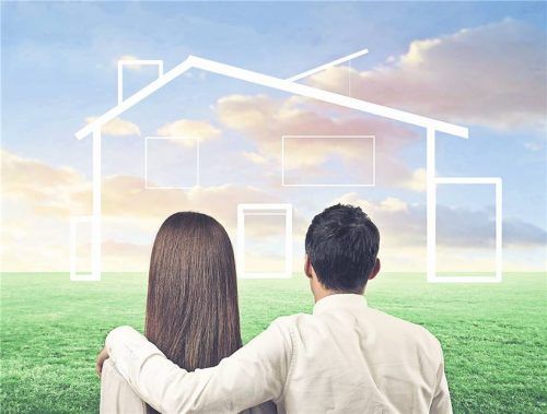 Bleibt die eigene Immobilie ein Traum oder wird sie Realität? Der Erwerb bleibt weiterhin ein finanzieller Kraftakt. Foto Smarterpix/olly18