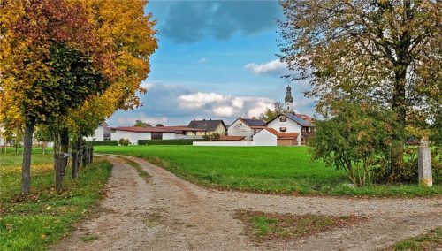 Bunter Blick in das herbstliche Mettenheim. Foto kretschko