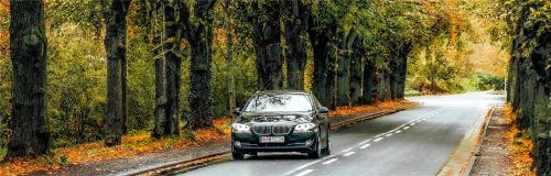 Damit das Autofahren auch in Herbst und Winter nicht zur Gefahr wird, sollte man das Auto für die kalte Jahreszeit vorbereiten. GTÜ/Autoren-Union Mobilität