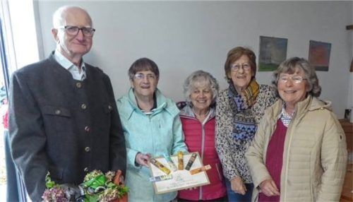Das KAB-Team: (von links) Egon Radke, Theresia Oblinger, Elisabeth Feist, Annemarie Radke und Anni Wolters. Foto re