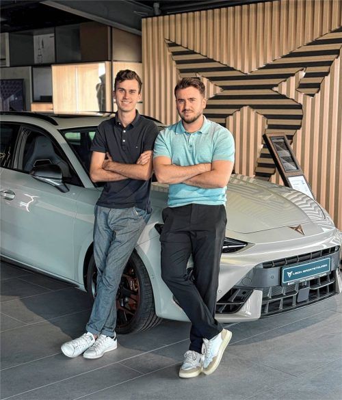 Deine CUPRA-Experten: Lennart Görres und Hamit Sengül.