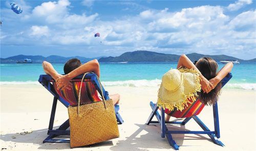 Dem Herbst enfliehen: Wer sich nach Wärme sehnt, sollte sich sonnige Reiseziele suchen.