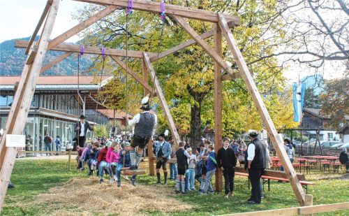 Der absolute Besuchermagnet: die größte freistehende Kirta-Hutschn im Inntal.Foto Steffenhagen