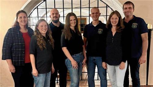 Der neue Vorstand: (von links) Bürgermeisterin Antonia Hansmeier, Simone Stettner, Fabian Hudlberger, Johanna Aigner, Korbinian Schefthaler, Agnes Dörndl und Georg Hartinger. Foto erfurt
