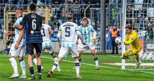 Der Oberaudorfer Thomas Dähne hielt die Münchner Löwen mit mehreren starken Paraden im Spiel und hatte damit auch seinen Anteil am Heimsieg über Duisburg.Foto Imago