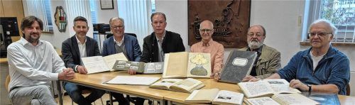 Die an der Übergabe Beteiligten (von links): Matthias Haupt, Thomas Weber, Michael Kölbl, Dr. Hans Hinterberger, Johannes Winkler, Timotheus Winkler, Dr. Karl Knauer. Foto rieger