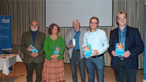 Die Autoren des neuen Mühlrad-Bandes: (von links) Meinrad Schroll, Ulrike Zöller, Max Oelmaier, Wolfgang Haserer und Daniel Baumgartner. Es fehlen Ferdinand Steffan und Dr. Bernhard Lübbers.