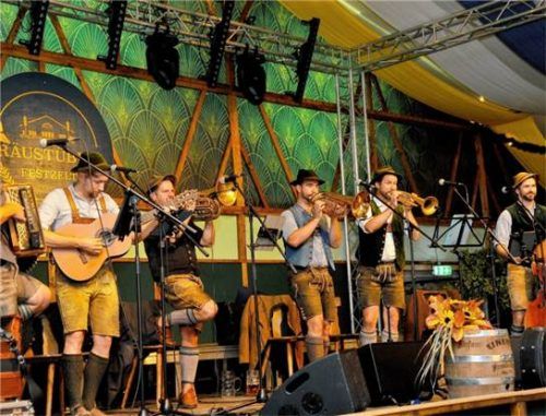 Die „Dua nix Danzlmusi“ sorgte für Stimmung. Fotos Bauer
