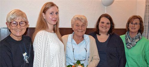 Die Frauenliste heute: (von links) Erika Zimmert, Bernadette Ametsbichler, Theresia Englhart, Christiane Daxenbichler und Gerda Konieczny.Foto Stache