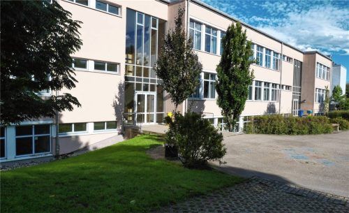 Die Grundschule in Feldkirchen-Westerham soll saniert oder neugebaut werden. Foto Manfred Merk