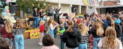 Die Lehrerband „Hörsturz“ sorgte für Stimmung.Foto  Reinthaler