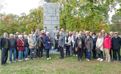 Die Reisegruppe des Kreisverbandes auf dem Soldatenfriedhof von Lommel. Foto stettner
